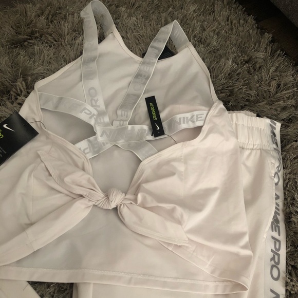 Track suit - Picture 2 of 2